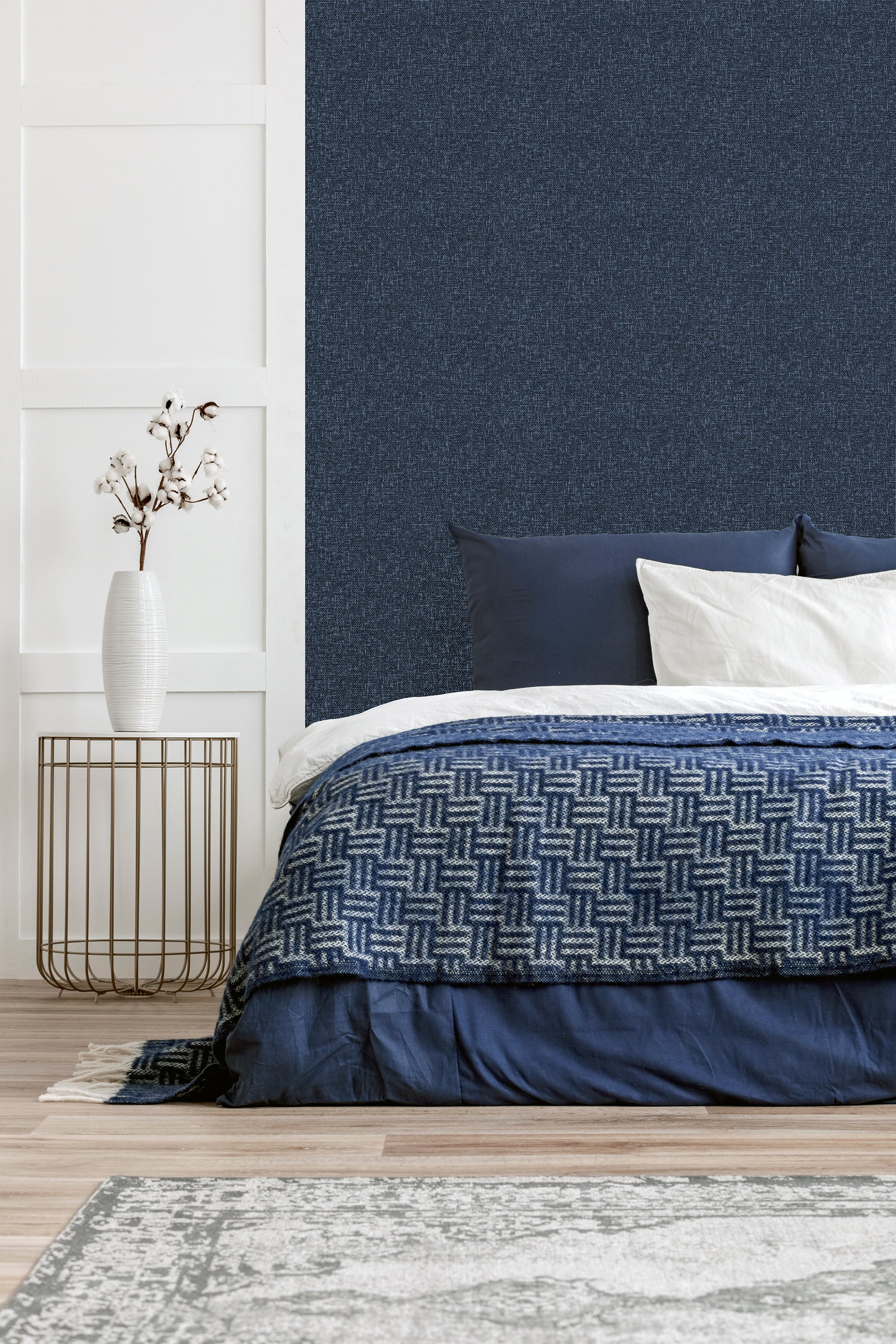 Calico Plain Navy Wallpaper